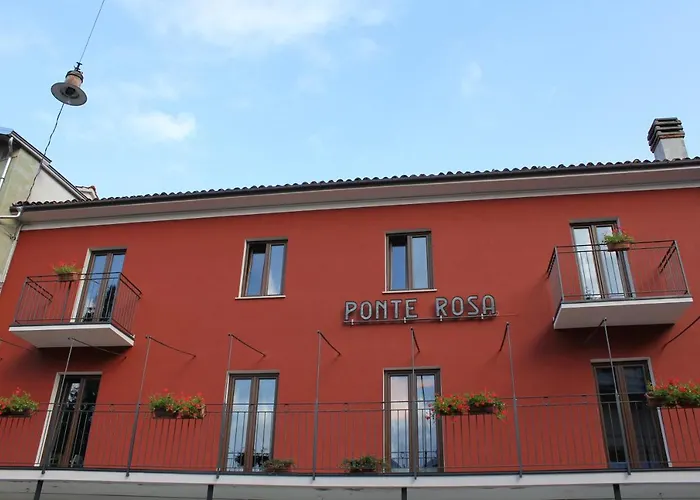 بيت ريفي Ponte Rosa *